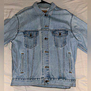 Levi's Denim Trucker Jacket size medium‎